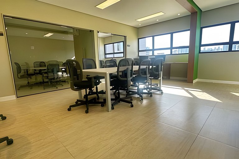 SC530 Studio com varanda e vista mar by VLV Stays