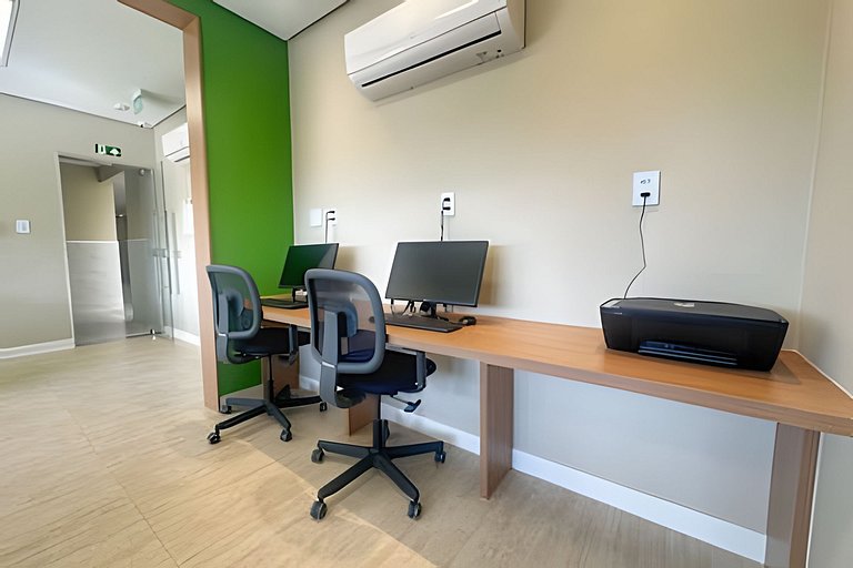 SC530 Studio com varanda e vista mar by VLV Stays