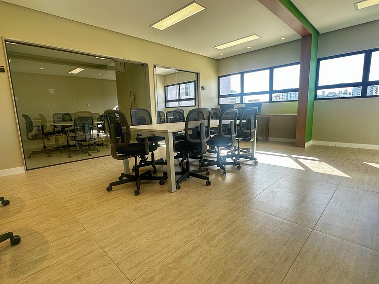 SC530 Studio com varanda e vista mar by VLV Stays