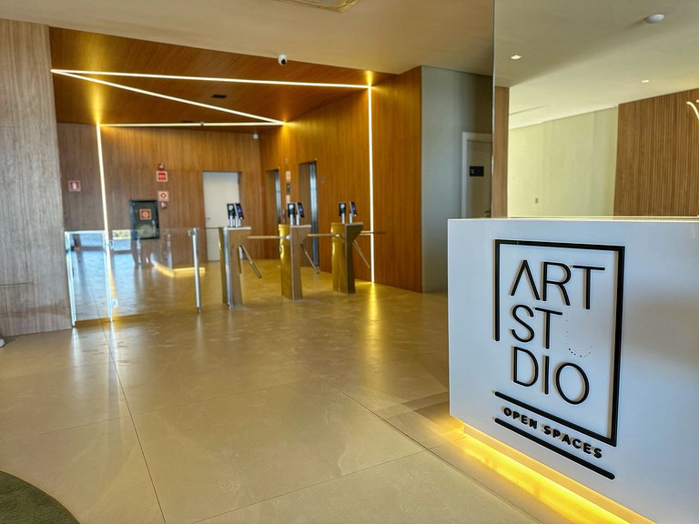 ART402 Studio with Kitchen and Incredible Rooftop