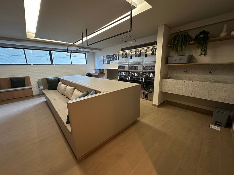 ART402 Studio with Kitchen and Incredible Rooftop