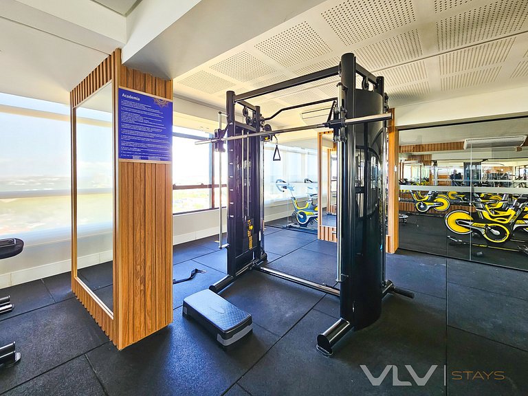 SM812B Studio c/ vista lateral mar e by VLV Stays