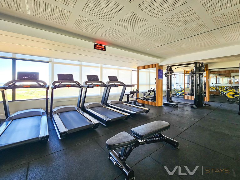 SM812B Studio c/ vista lateral mar e by VLV Stays
