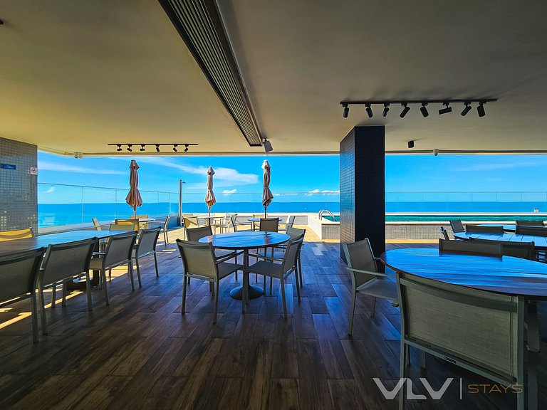 SM812B Studio c/ vista lateral mar e by VLV Stays
