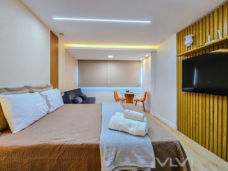 ART127 Stylish Studio with Panoramic Rooftop Pool