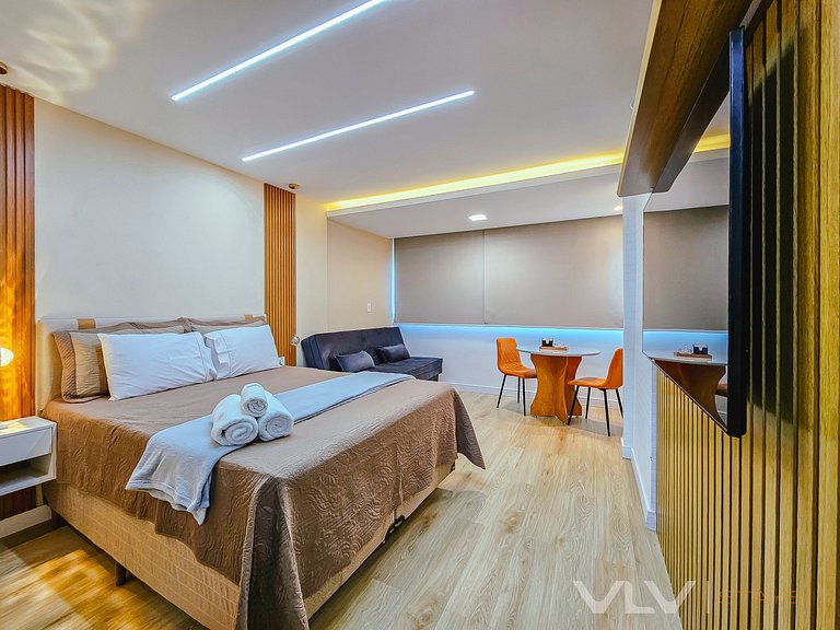 ART127 Stylish Studio w/ Rooftop Pool by VLV Stays