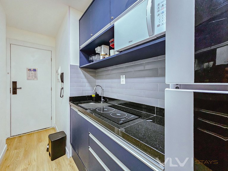 ART127 Stylish Studio w/ Rooftop Pool by VLV Stays