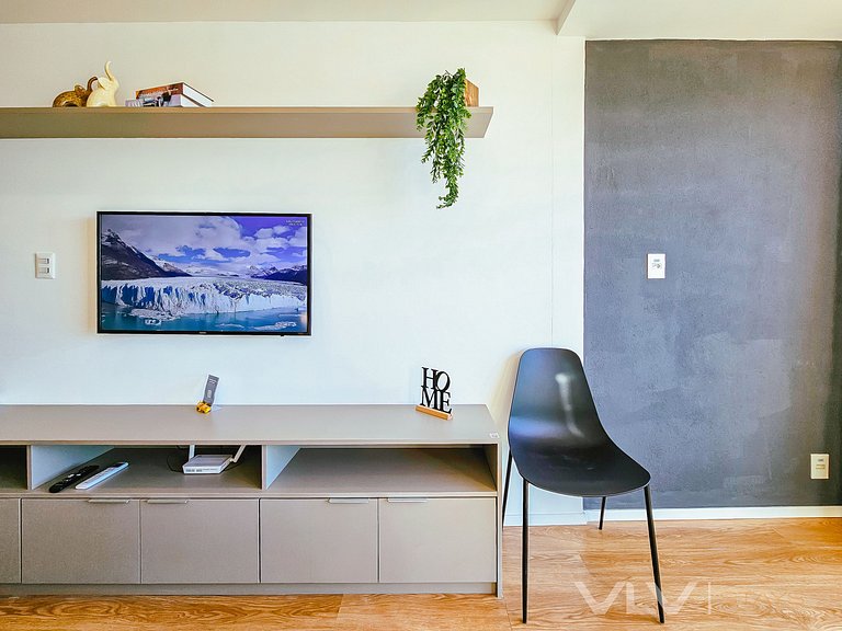ART214 Beach Front by VLV Stays