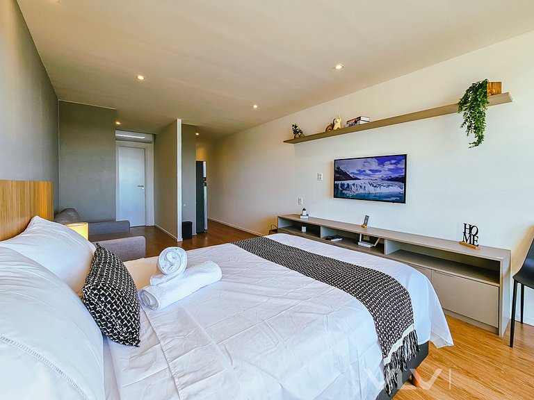 ART214 Beach Front by VLV Stays