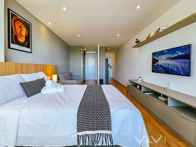 ART214 Beach Front by VLV Stays