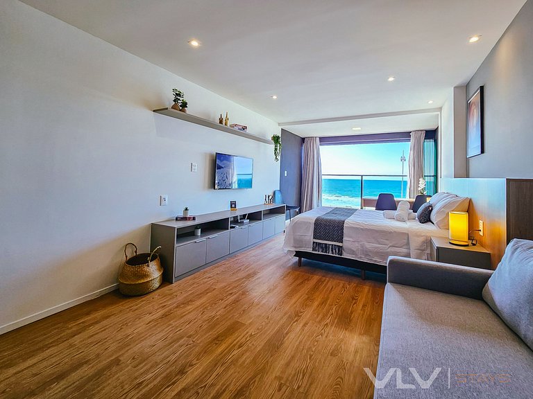 ART214 Vista Mar Frontal by VLV Stays