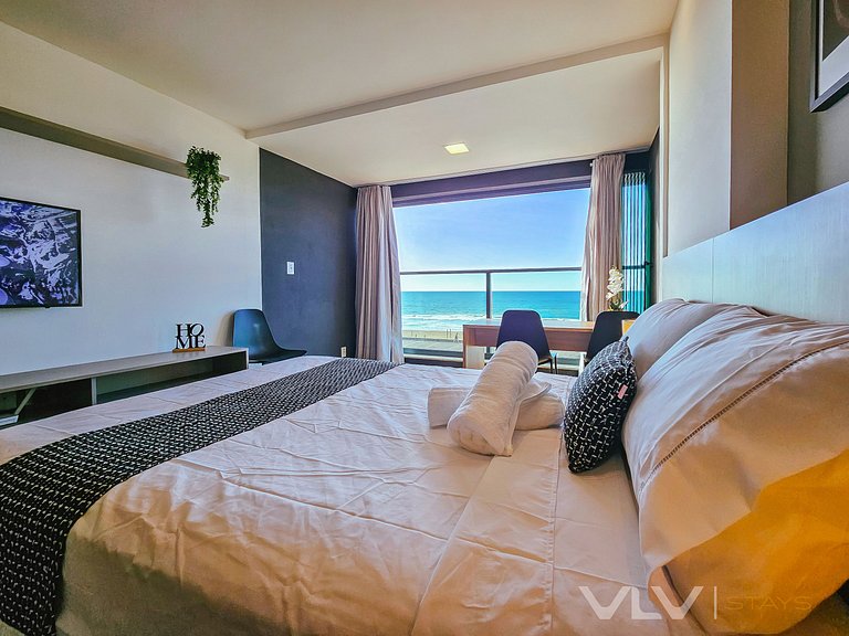 ART214 Vista Mar Frontal by VLV Stays
