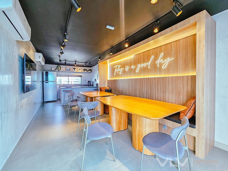 ART308 Ultra Spacious Unit on ART Studio by VLV Stays