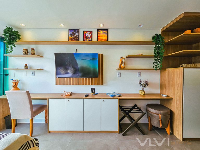 ART1041 Perfect sea view w/parking by VLV Stays