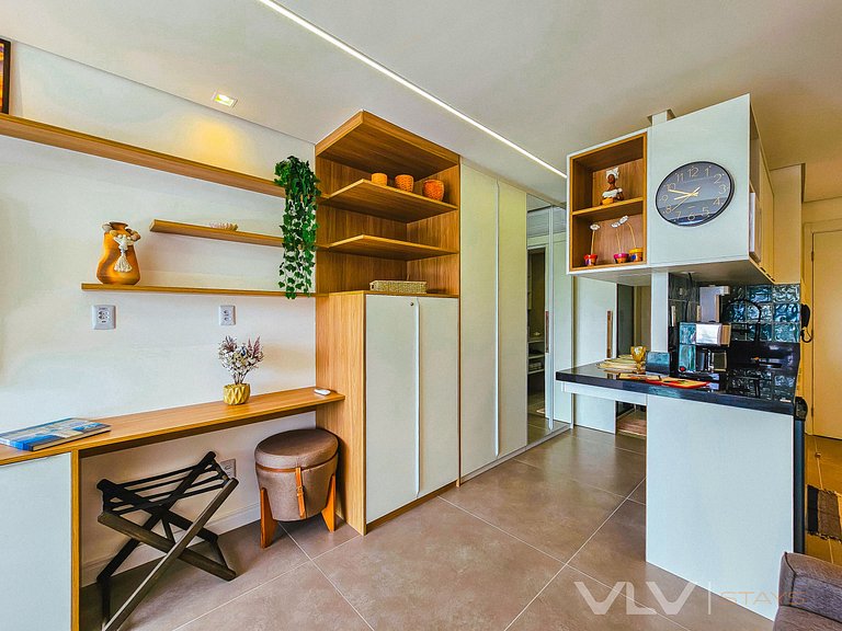 ART1041 Perfect sea view w/parking by VLV Stays