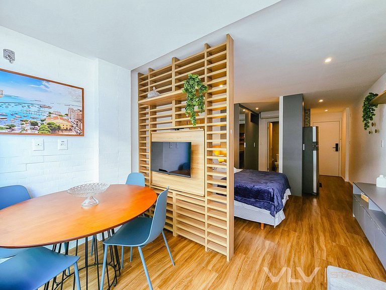 ART221 Stunning Studio w/parking by VLV Stays