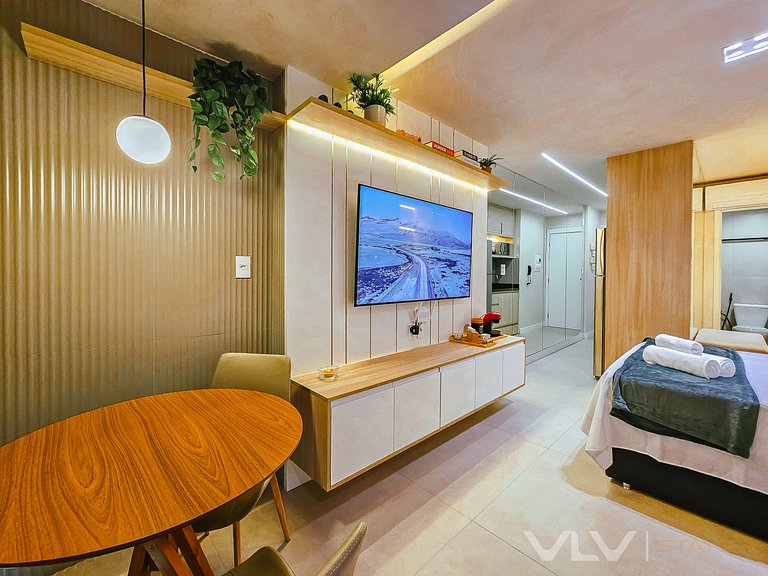 ART238 Well decorated w/parking by VLV Stays