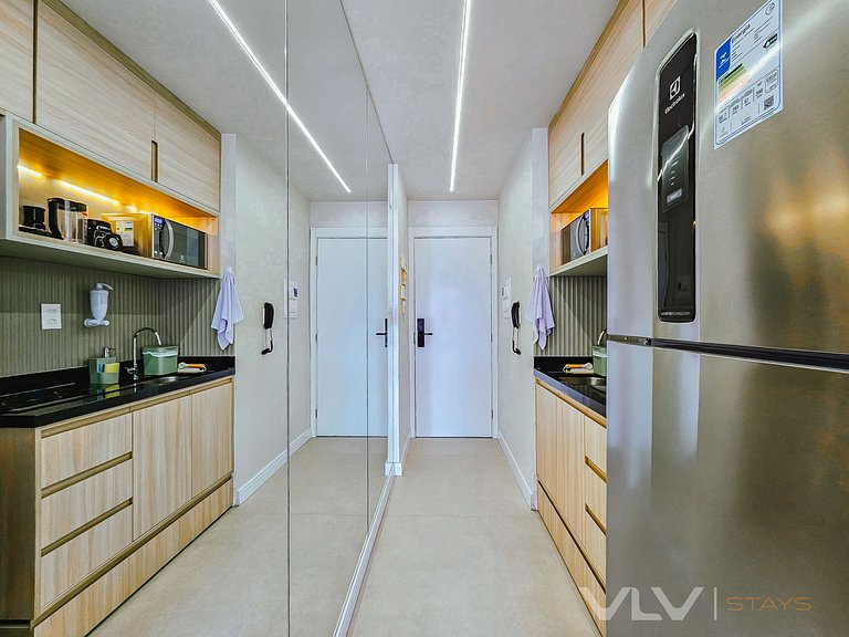 ART238 Well decorated w/parking by VLV Stays