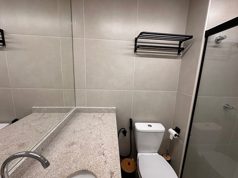 ART840 Seafront building+Gym+Rooftop by VLV Stays