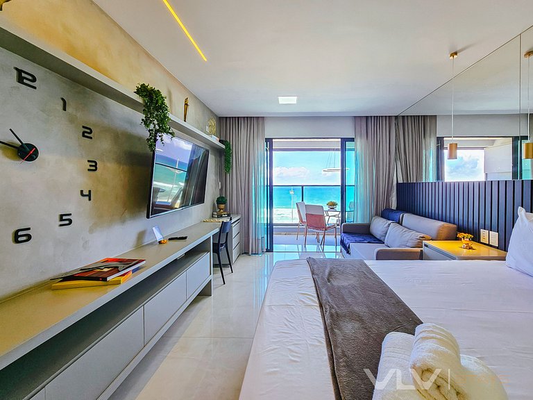 ART402 Studio with Kitchen and Incredible Rooftop