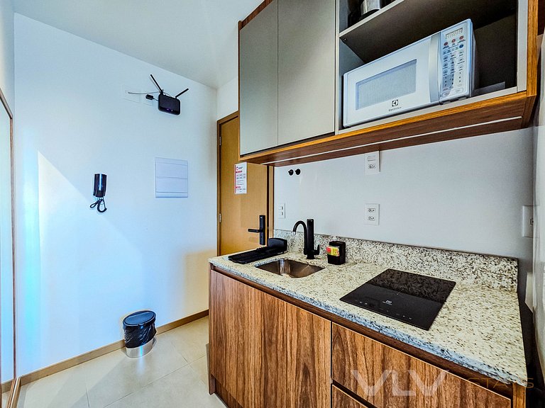 Spot605 Studio w/ a sea view balcony by VLV Stays