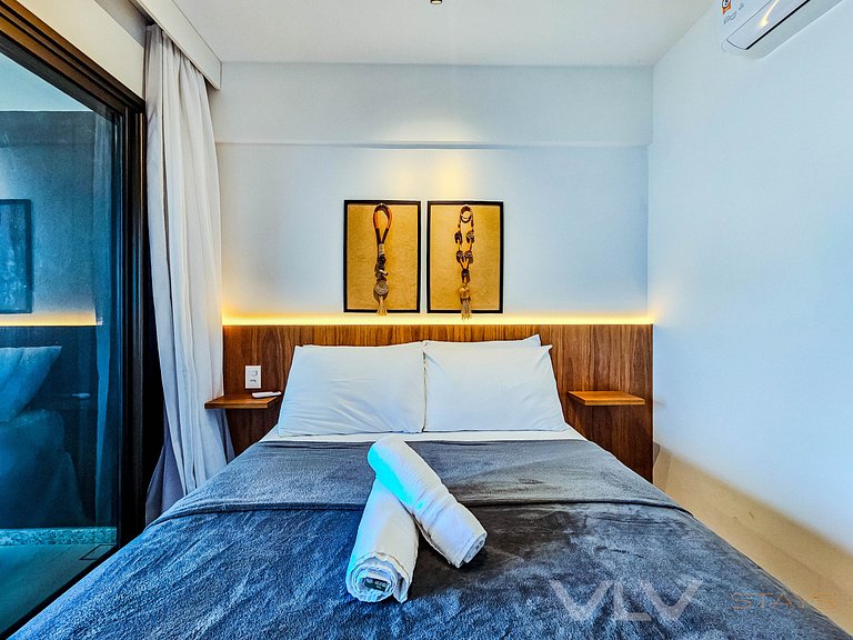 Spot605 Studio w/ a sea view balcony by VLV Stays