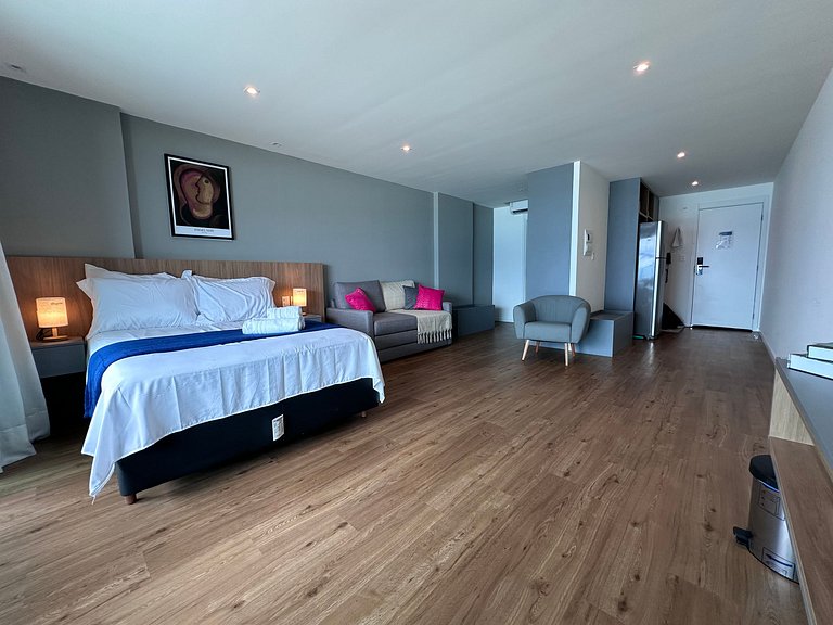 ART308 Ultra Spacious Unit on ART Studio by VLV Stays