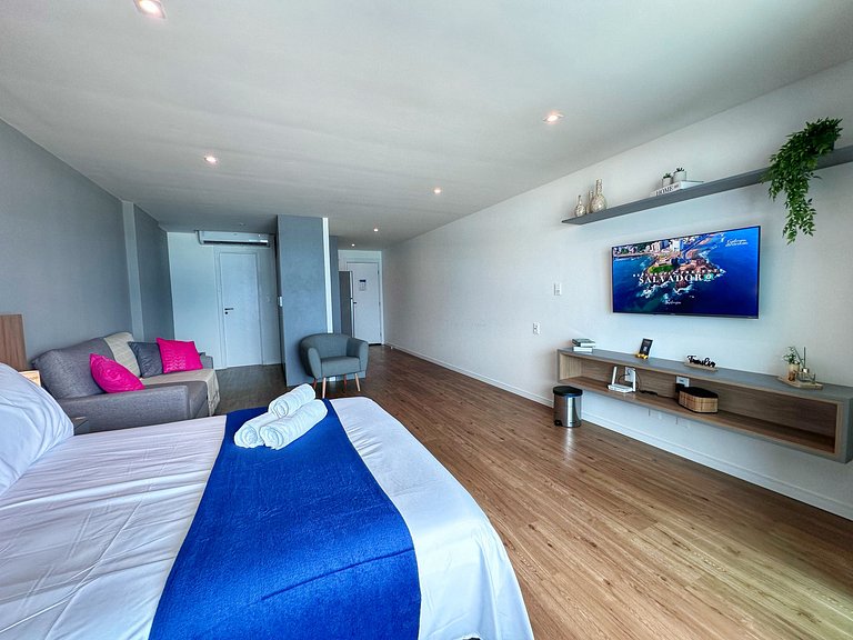 ART308 Ultra Spacious Unit on ART Studio by VLV Stays