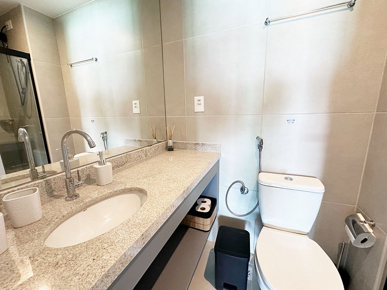 ART308 Ultra Spacious Unit on ART Studio by VLV Stays