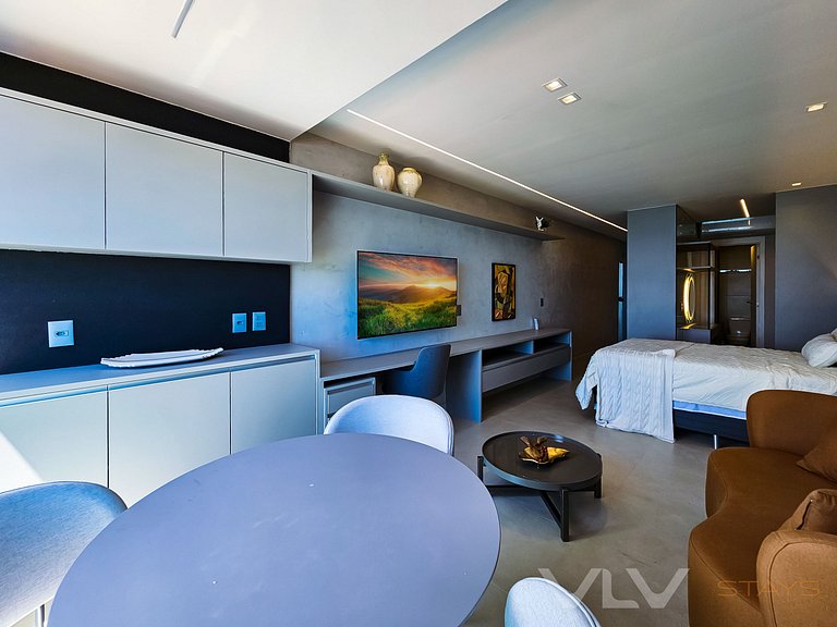 ART905 Beach Front by VLV Stays