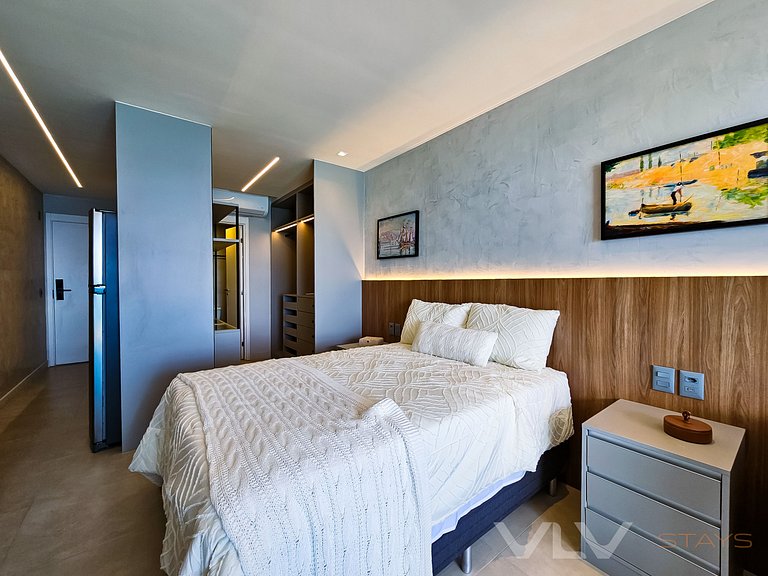 ART905 Beach Front by VLV Stays