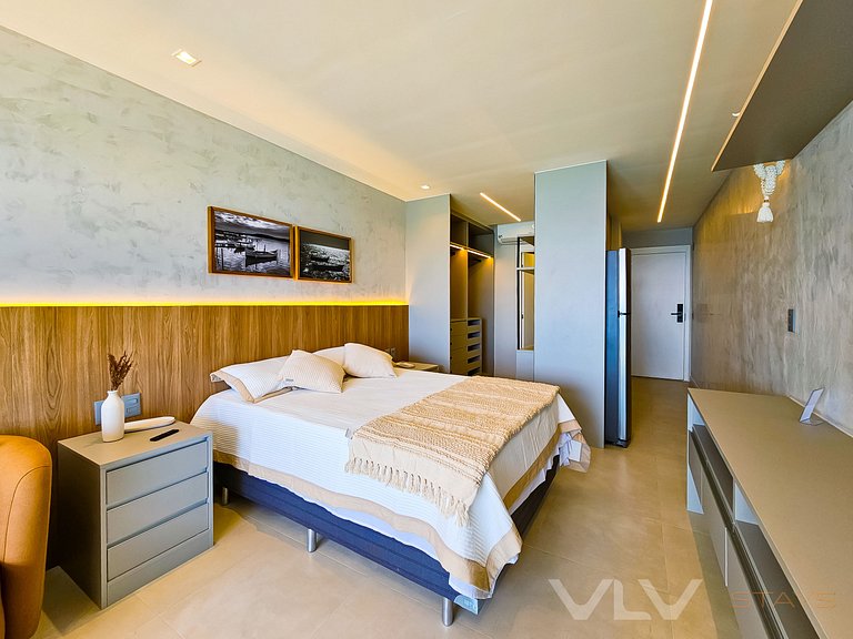 ART906 Perfect Beach Front by VLV Stays