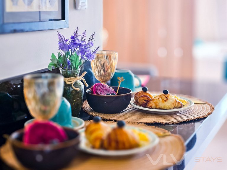 ART1041 Perfect sea view w/parking by VLV Stays