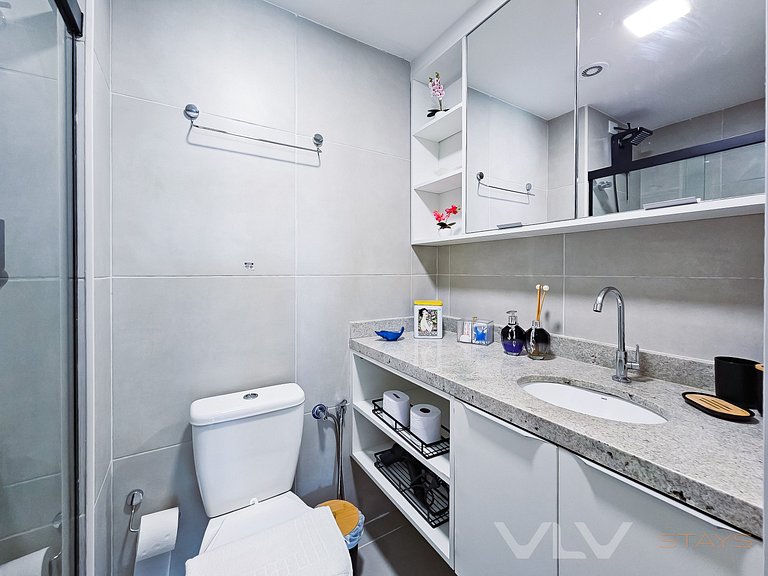 ART1041 Perfect sea view w/parking by VLV Stays