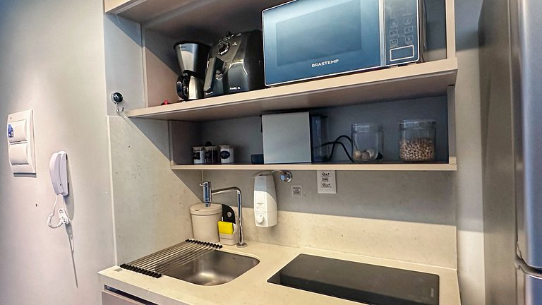 ART235 Very well deocrated w/ parking by VLV Stays