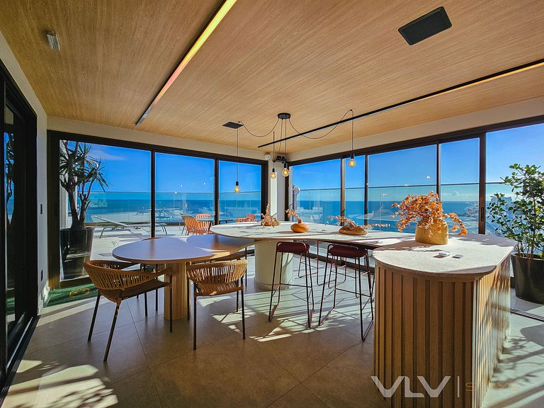 Spot1003 Beach Front Studio by VLV Stays