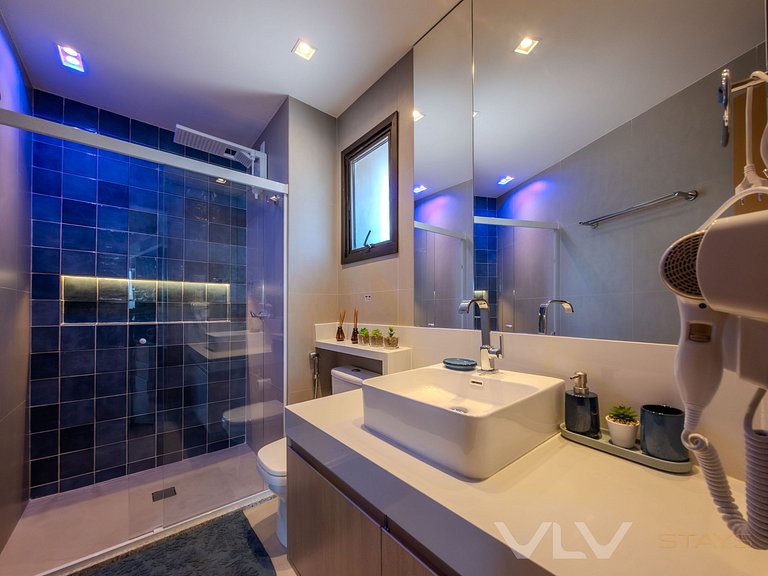 Spot201 The most beautiful view by VLV Stays