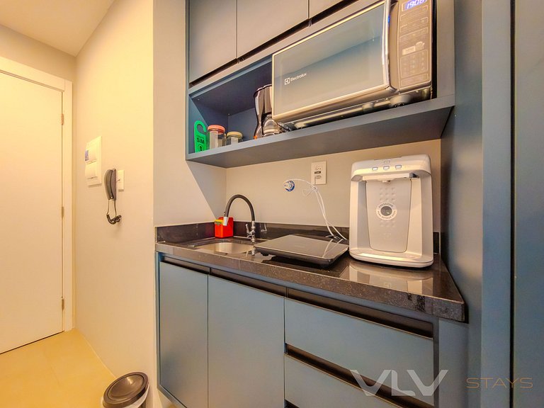 ART142 Beautiful studio w/parking by VLV Stays