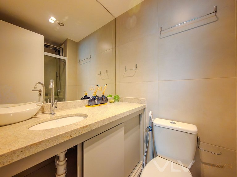 ART142 Beautiful studio w/parking by VLV Stays