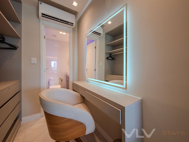 ART337 Cozy studio side sea view by VLV Stays