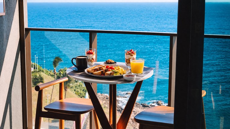 Spot1003 Beach Front Studio by VLV Stays