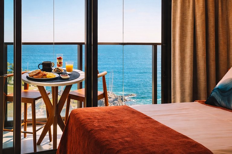 Spot1003 Beach Front Studio by VLV Stays