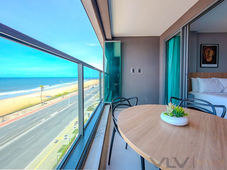 ART506 Perfect Beach Front w/ balcony by VLV Stays