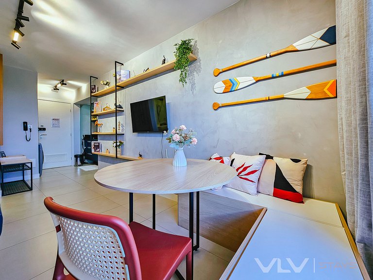 SM812B Studio c/ vista lateral mar e by VLV Stays