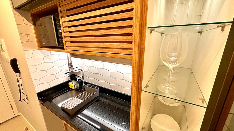 ART722 Side sea view by VLV Stays