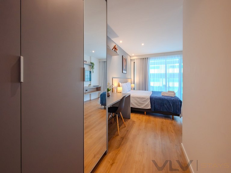 ART420 Studio com varanda lateral mar by VLV Stays