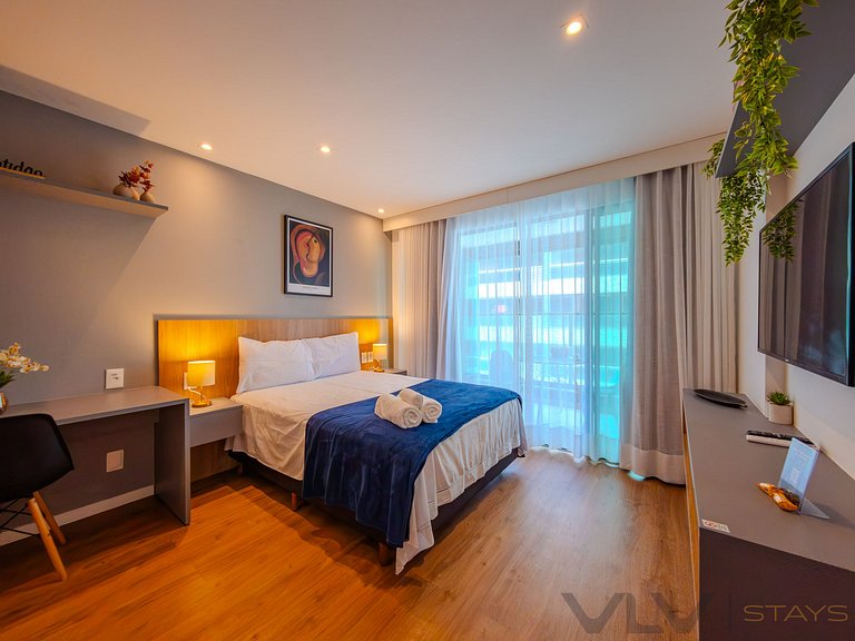 ART420 Studio com varanda lateral mar by VLV Stays