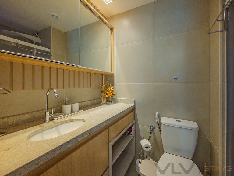 ART729 Beautiful and Modern by VLV Stays