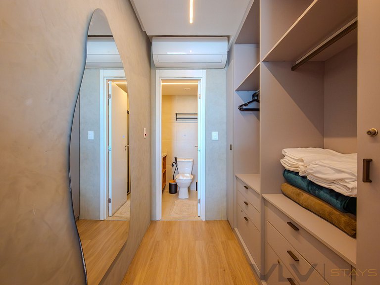 ART840 Seafront building+Gym+Rooftop by VLV Stays