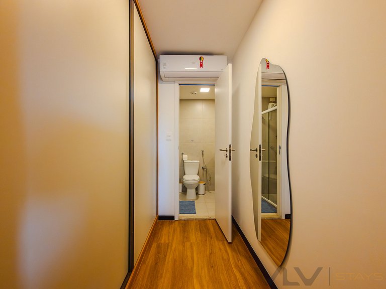 ART332 Studio com varanda by VLV Stays